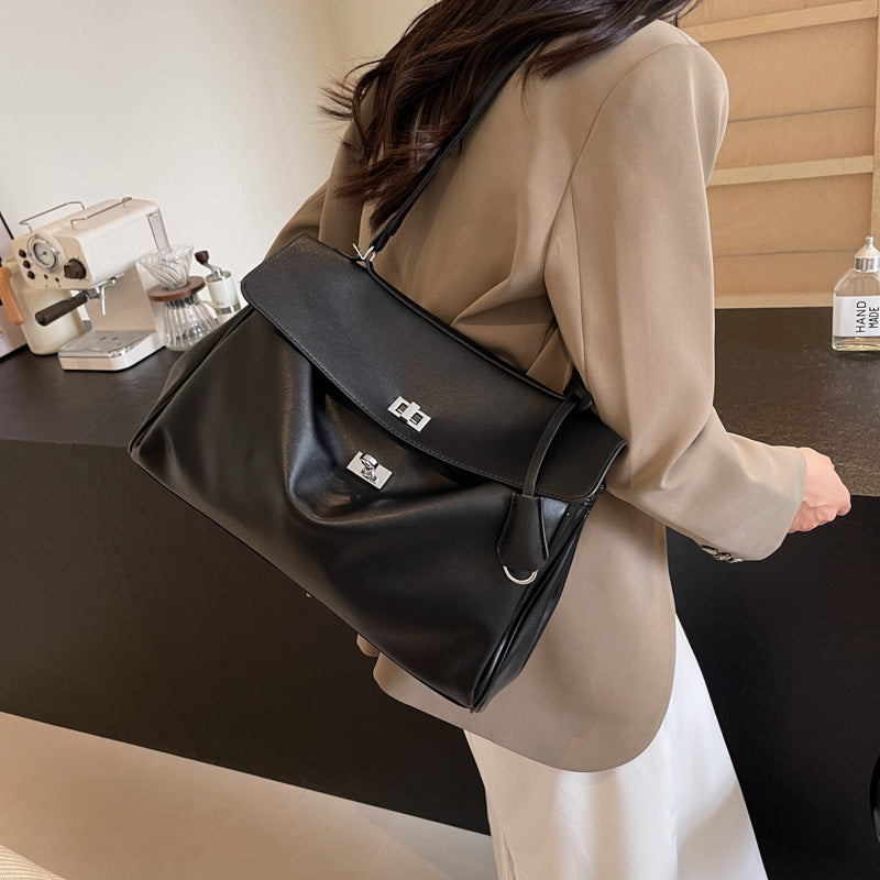 Handbag with Elegant and Modern Design Bowlift