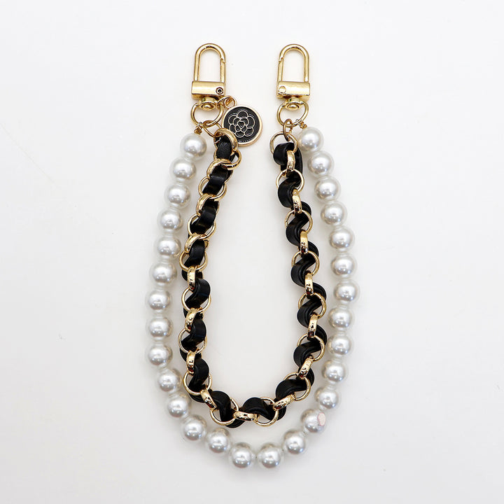 Chic Pearl-Chain Eyewear Holder Bowlift