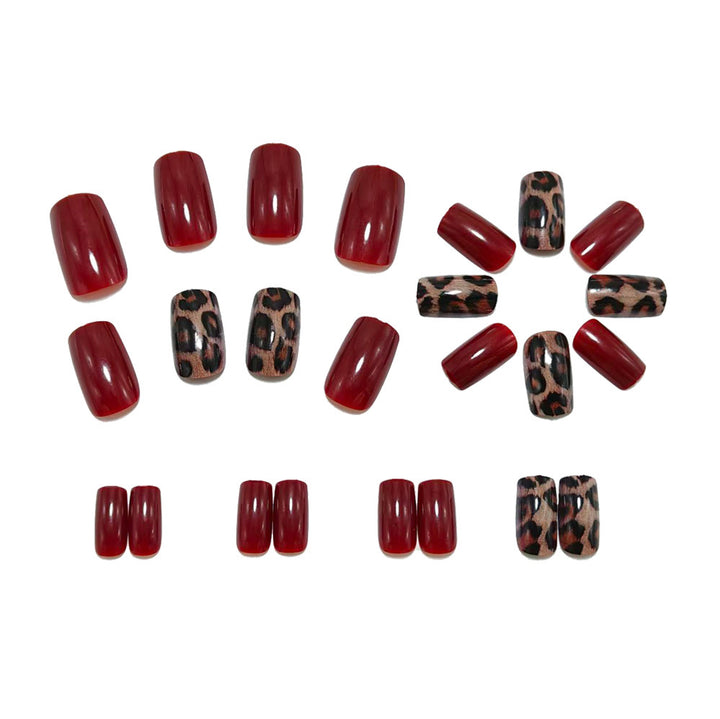 Nail polish with animal design Bowlift