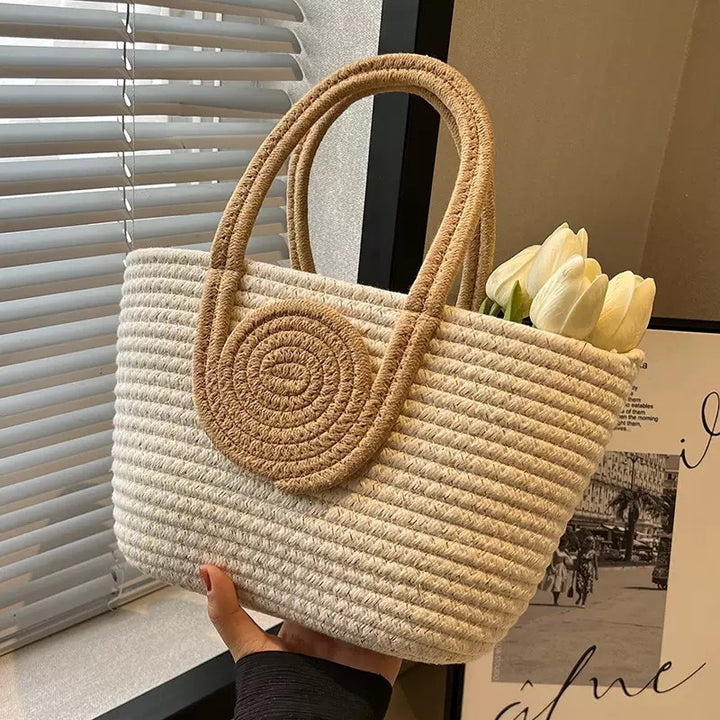 Trendy Handbag Made of Braided Natural Material Bowlift