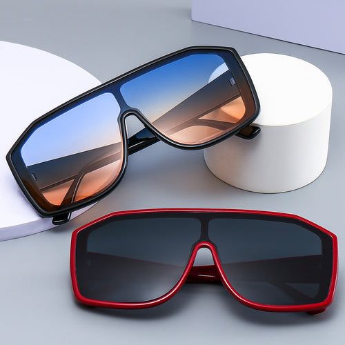 Women Fashionable Oversized Sunglasses in Extravagant Animal Print Design Bowlift