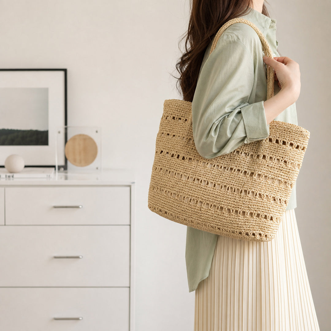 Handcrafted beach bag with open woven pattern Bowlift