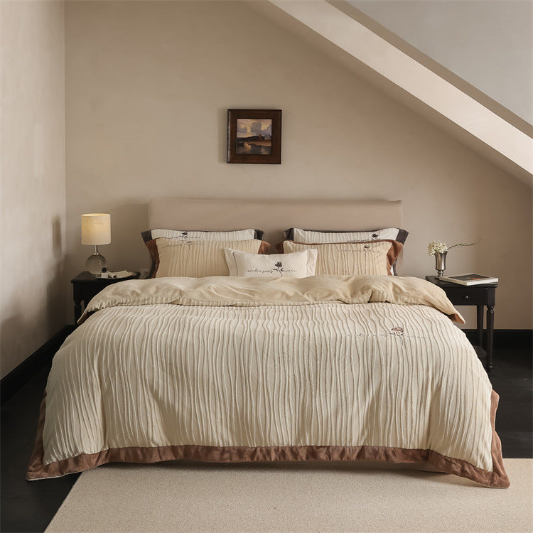 Luxurious waved cotton satin bed linen set with pleated effect and hotel closure Bowlift