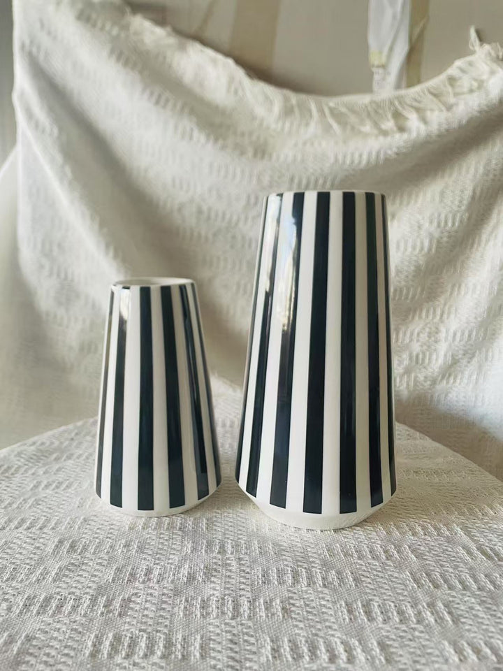 Modern Striped Ceramic Cup Bowlift