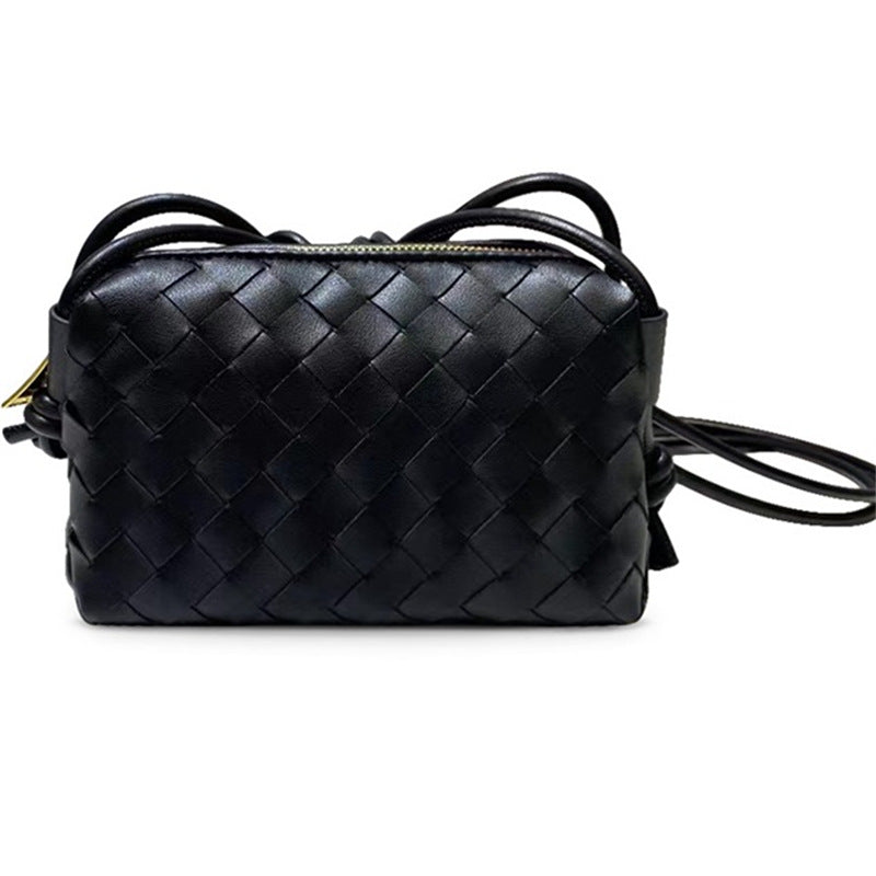 Elegant Woven Shoulder Bag Bowlift