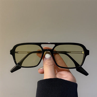 Women's trendy square sunglasses with transparent frame and gentle lenses Bowlift