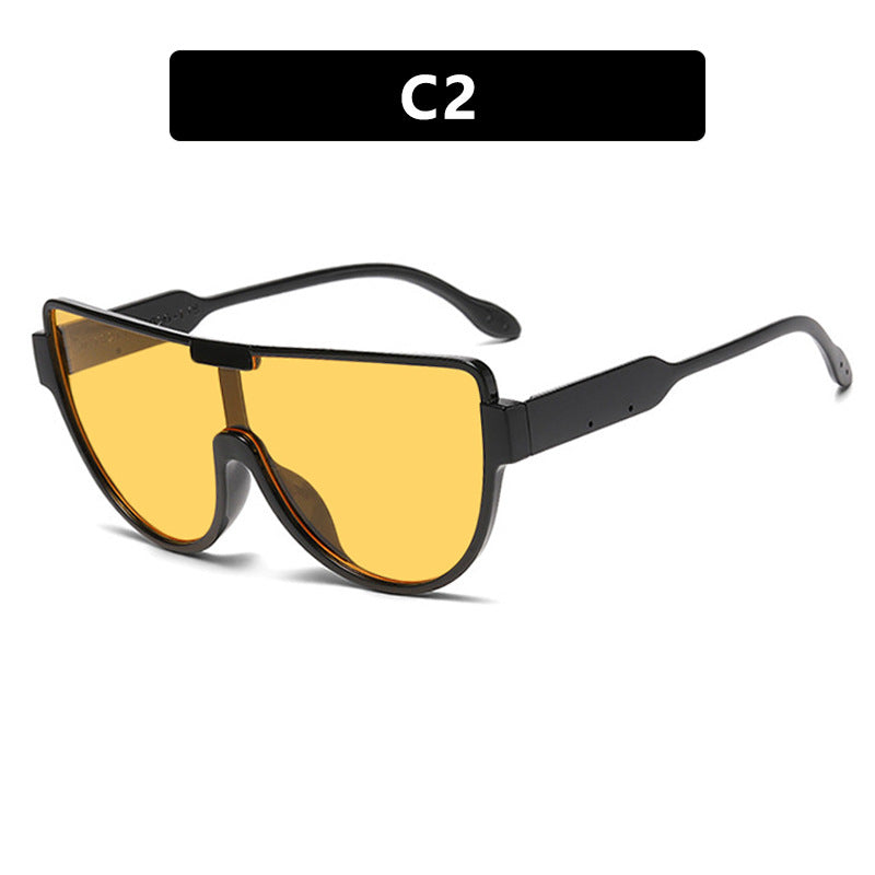 Ladies futuristic sunglasses in sporty design Bowlift