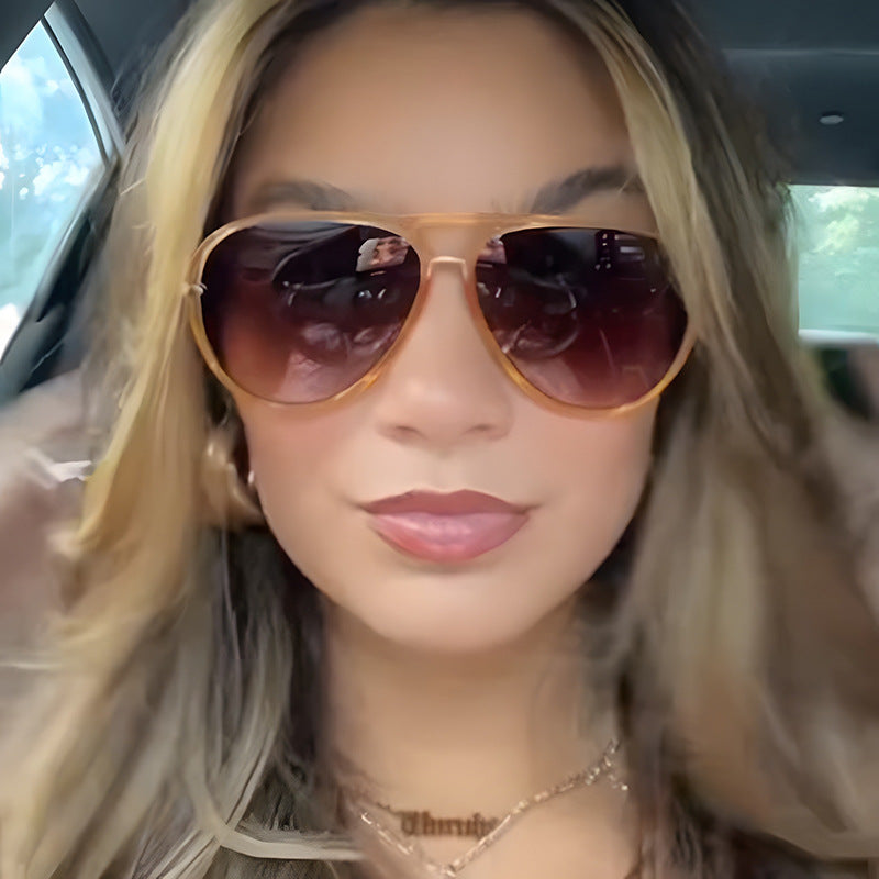 Women's fashion pilot sunglasses with elegant metal accents Bowlift