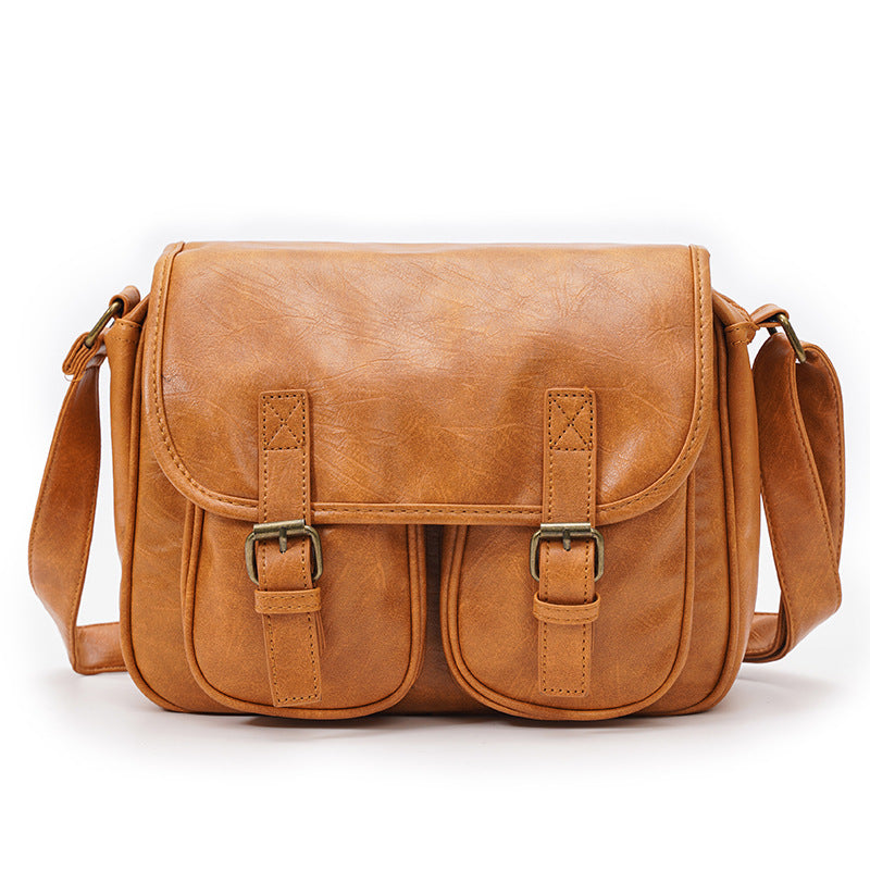 Stylish shoulder bag with practical outer pockets Bowlift