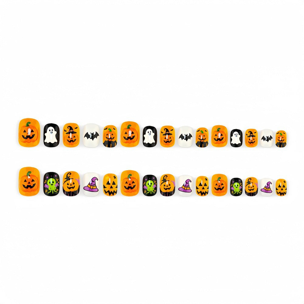 Artificial nails with spooky Halloween designs Bowlift