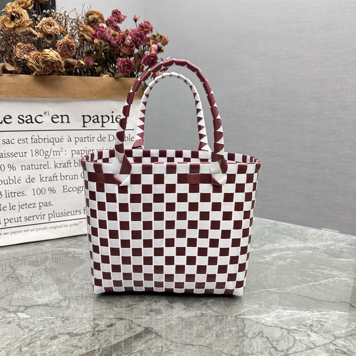 Charming and playful handbag Bowlift