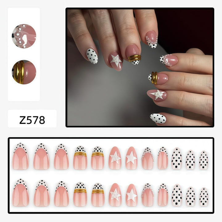 Custom-designed artificial nails with 3D applications Bowlift