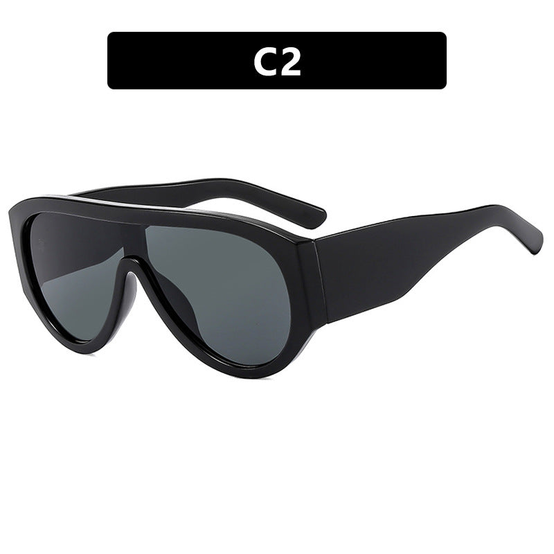 Women's fashionable privacy sunglasses with wide glamorous frame and UV protection Bowlift