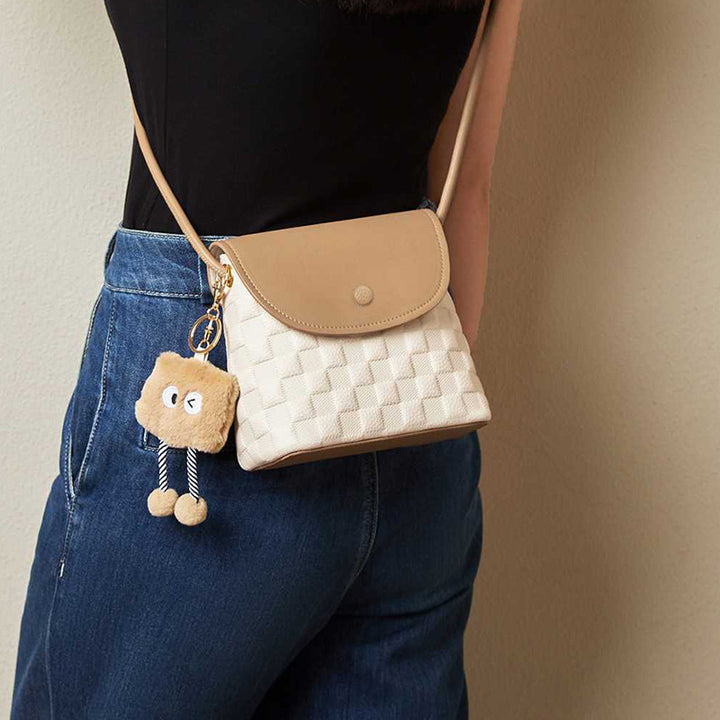 Charming Textured Crossbody Bag Bowlift