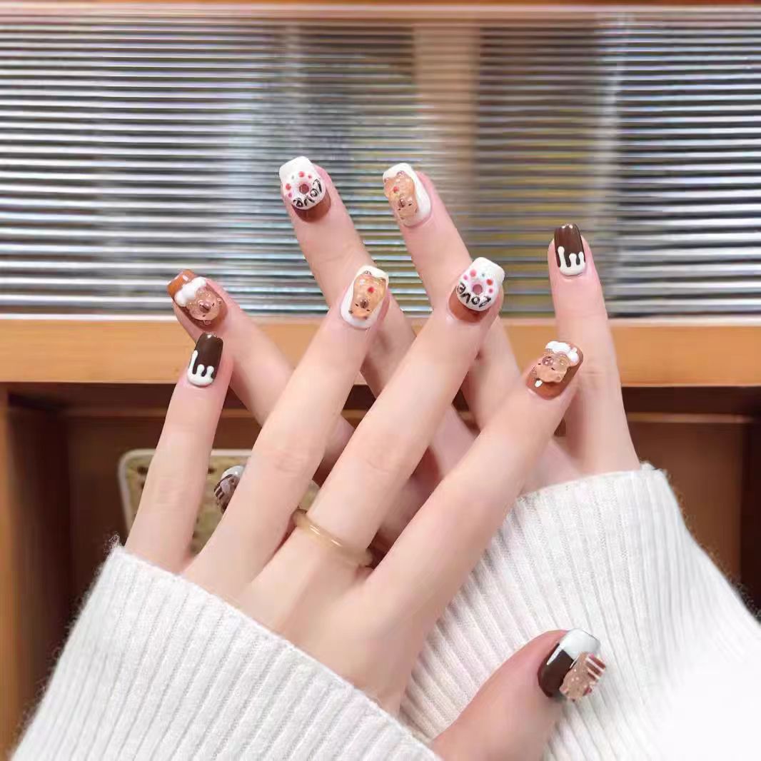 Floral Embellished Press-On Nail Set