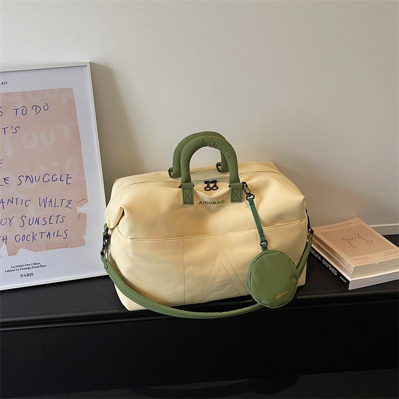 Elegant Travel Bag with Practical Accessories Bowlift