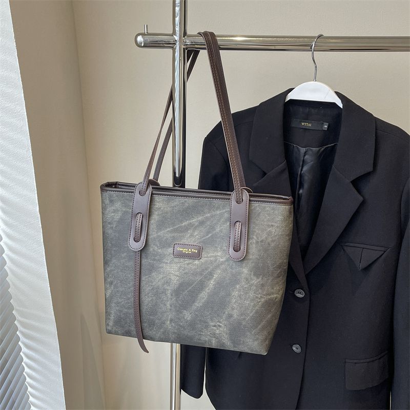 Chic Structured Tote Bag Bowlift
