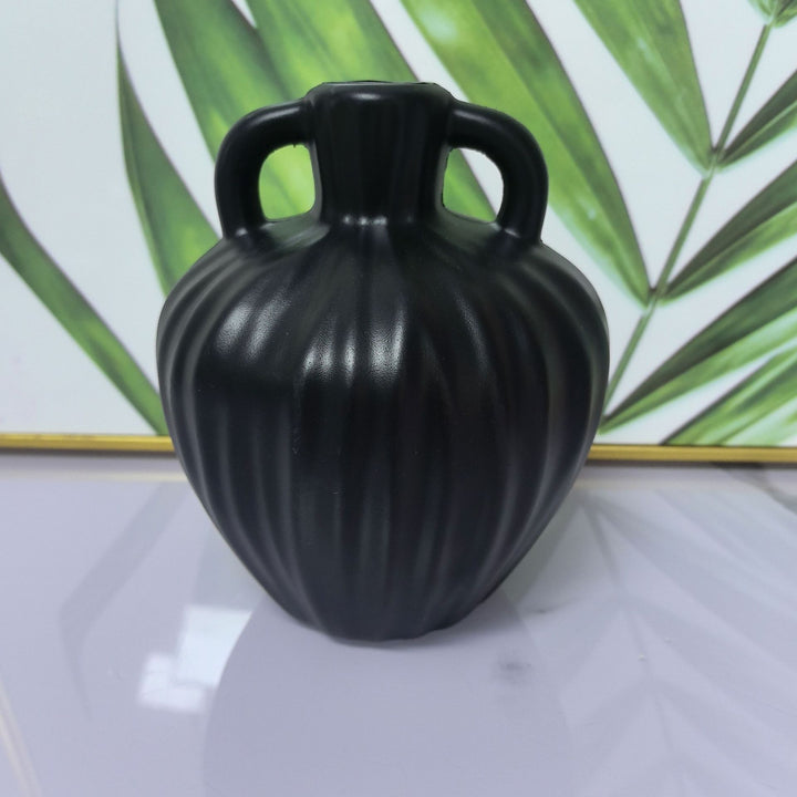 Elegant Ribbed Decorative Vase Bowlift