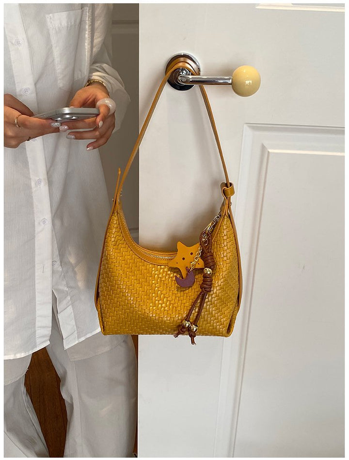 ven Leather Hobo Bag Bowlift