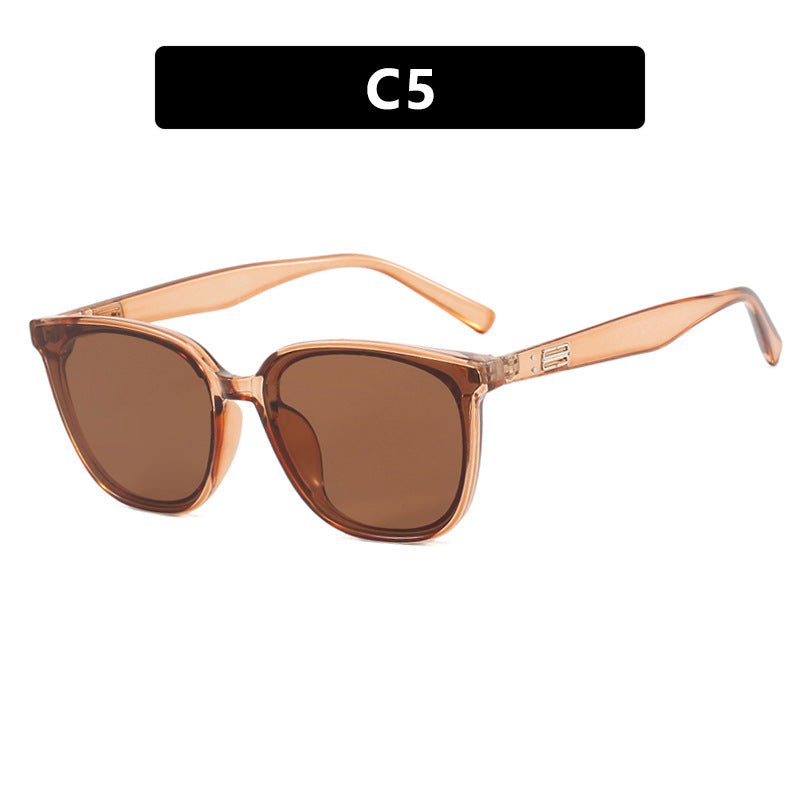 Women’s sunglasses in modern chic style Bowlift