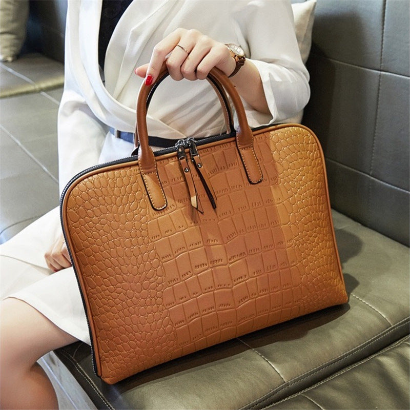 Elegant Laptop Bag in Luxurious Crocodile Look Bowlift