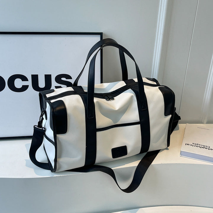 Fashionable sport and travel bag Bowlift