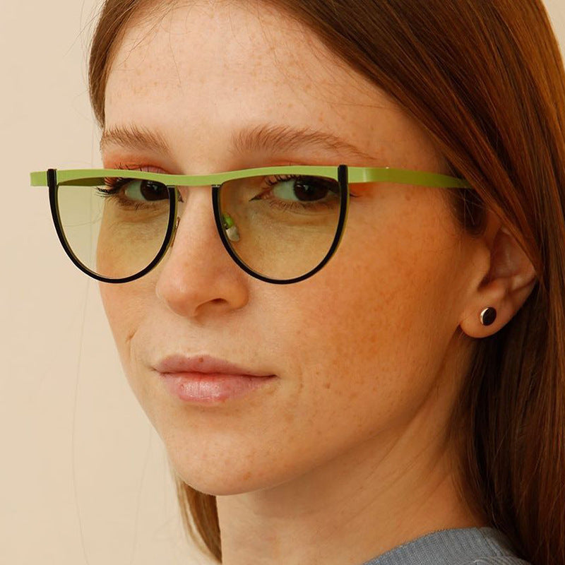 Women's elegant sunglasses with modern design and UV protection Bowlift