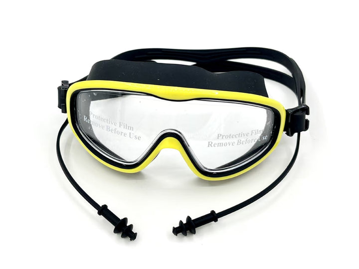Diving mask with field of vision optimization and anti-fog technology Bowlift