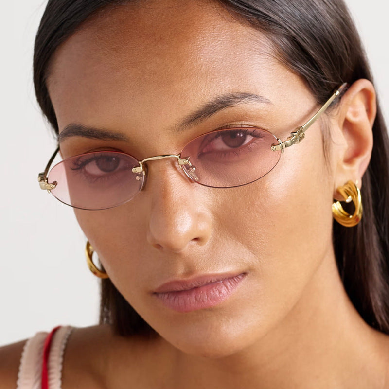 Women's fashion sunglasses with oval frame and elegant accents Bowlift