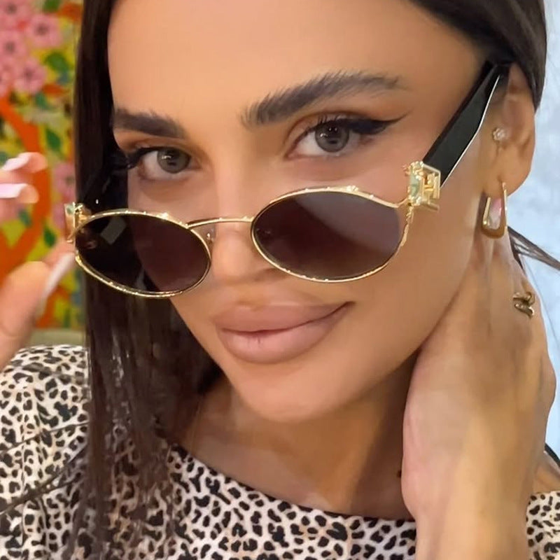 Ladies fashionable sunglasses with elegant metal frame and UV protection Bowlift