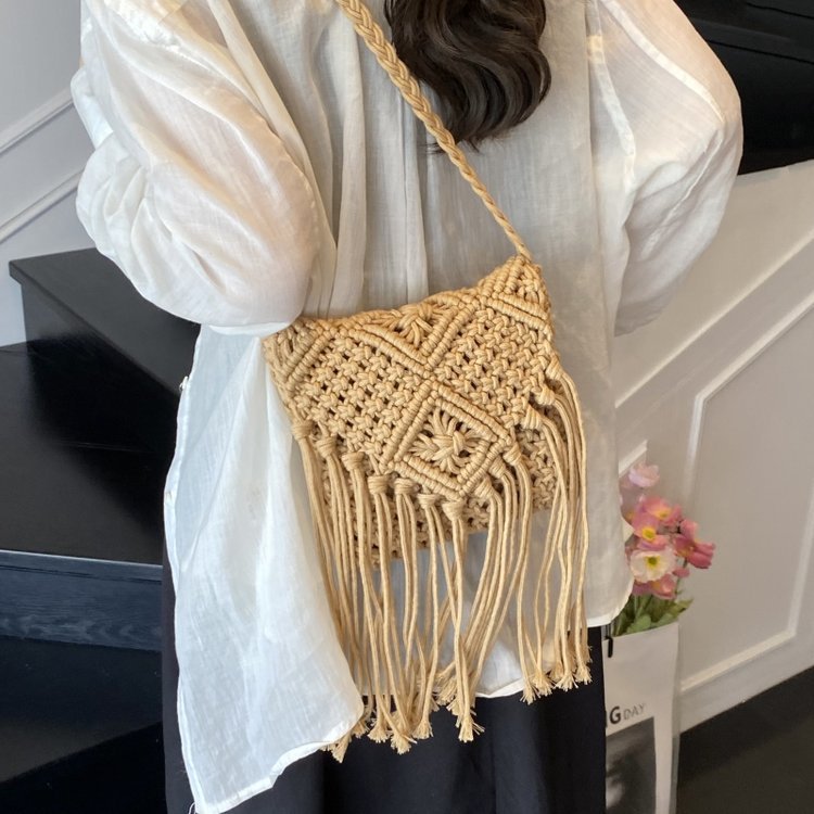 Hand-knotted Macrame Shoulder Bag Bowlift