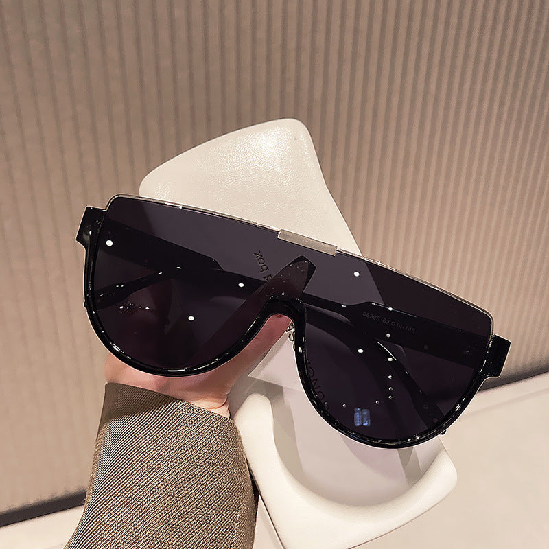 Women futuristic oversized sunglasses with clear full-rim frame Bowlift