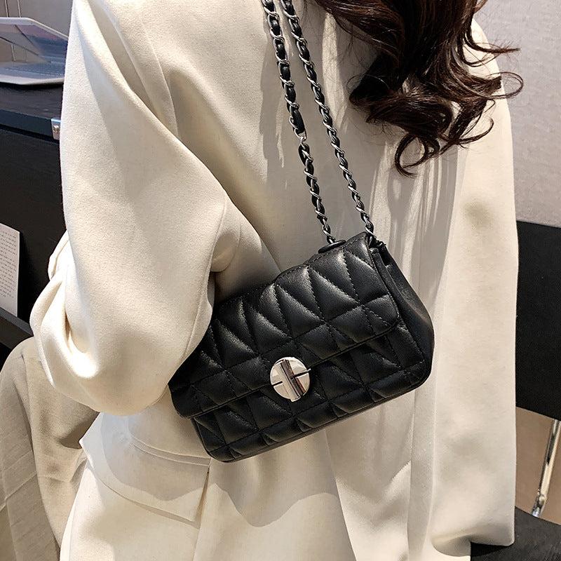 Quilted Chain Crossbody Bag Bowlift
