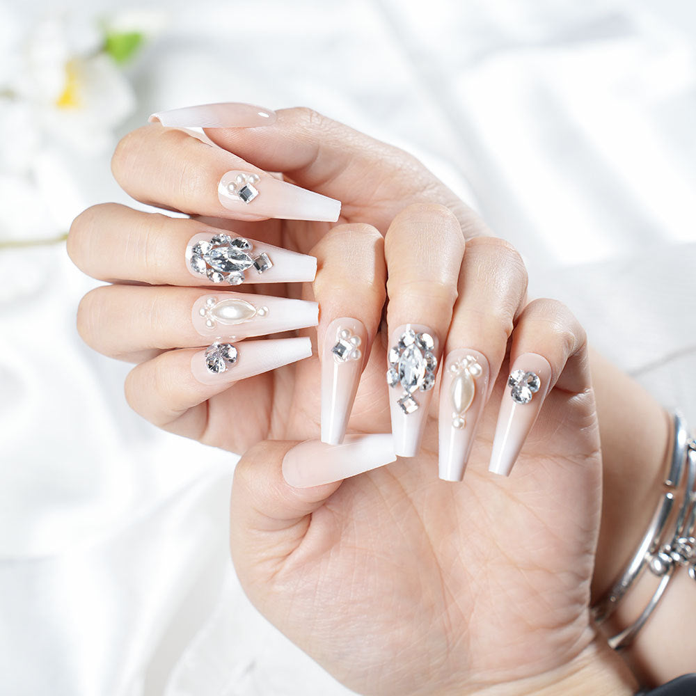 Glamorous Crystal Embellished Press-On Nail Set Bowlift