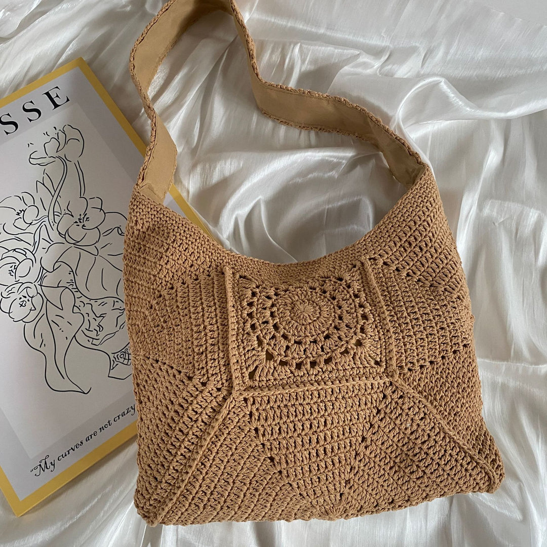 Hand-knotted shoulder bag with unique pattern Bowlift