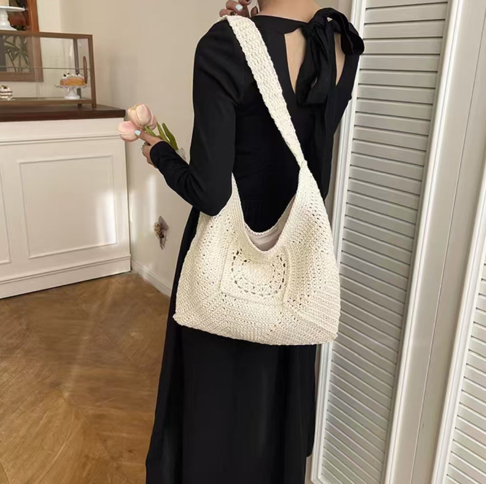 Structured shoulder bag Bowlift