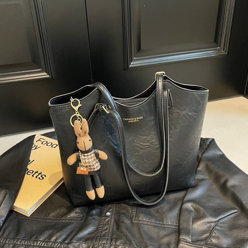 Elegant Leather Tote Bowlift