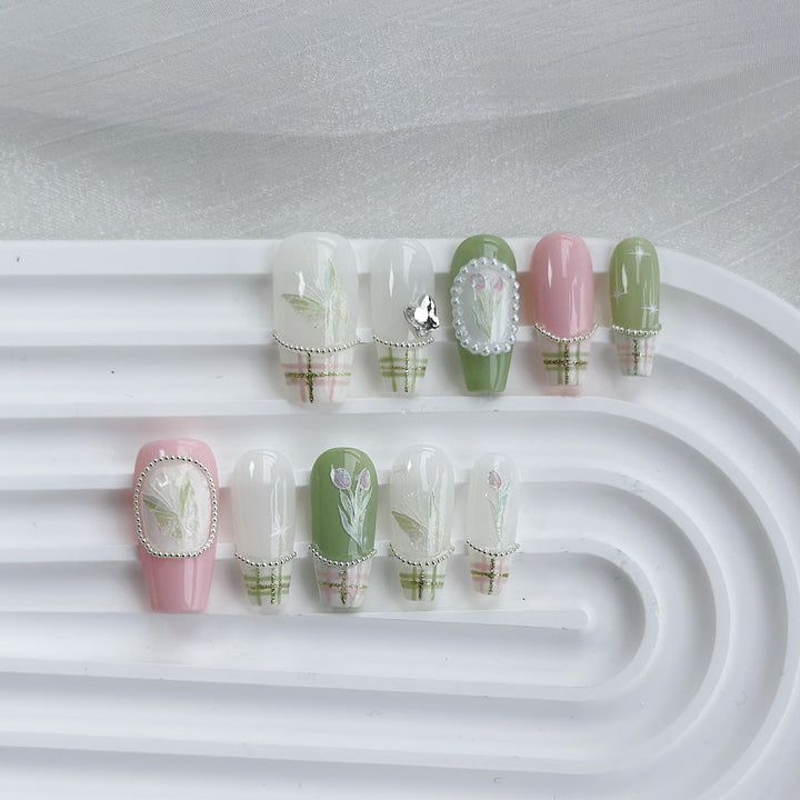 Artistic Floral Press-On Nail Set  1791773346