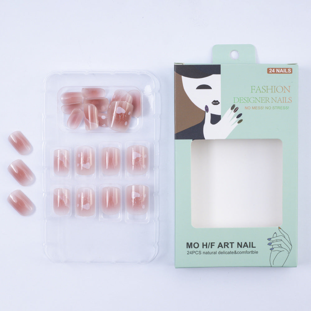 Artificial nails with elegant 3D applications Bowlift