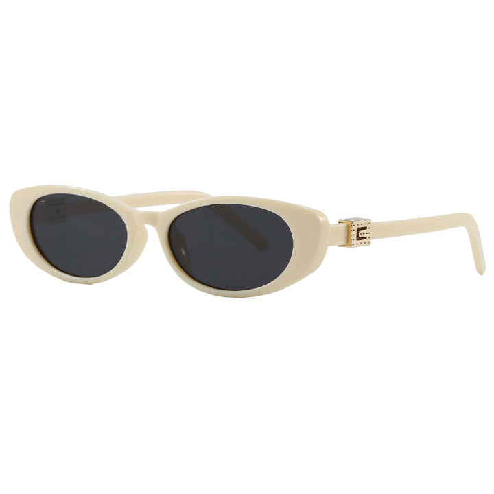 Women Cat-Eye Sunglasses with Stylish Frame and Luxurious Accents Bowlift
