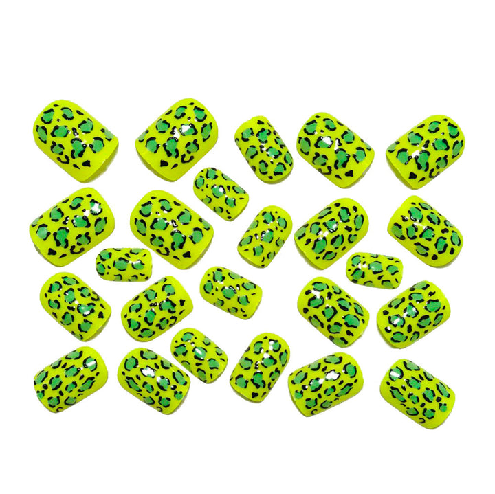 Artificial nails with modern leopard print Bowlift