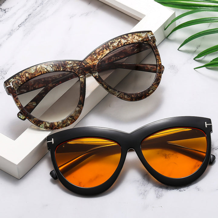 Women's Cat-Eye Sunglasses with Elegant Frame and High-Quality UV Protection Bowlift