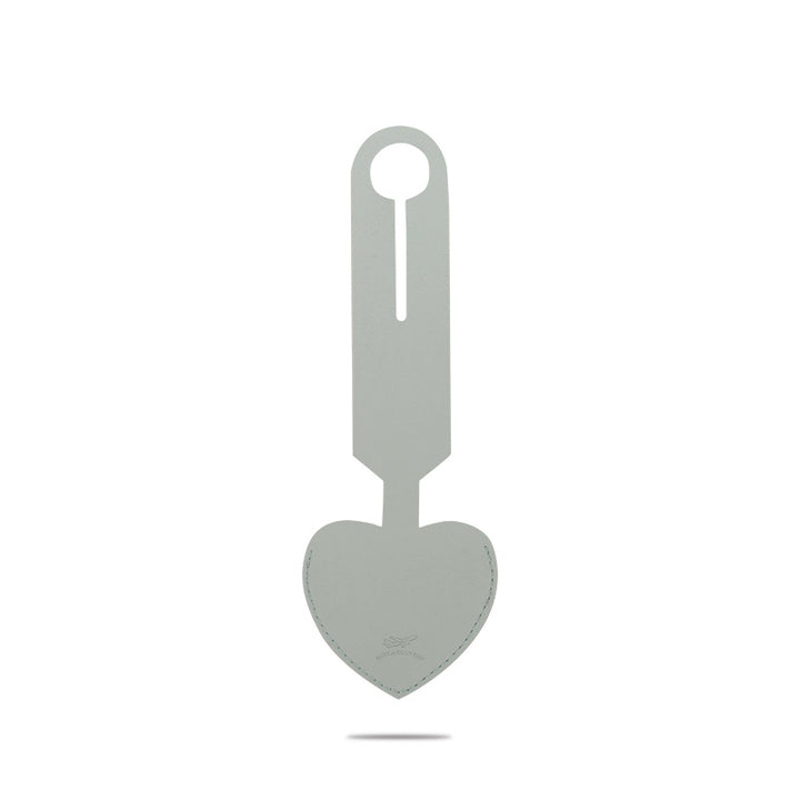 heart-shaped leather luggage tag with adjustable loop Bowlift