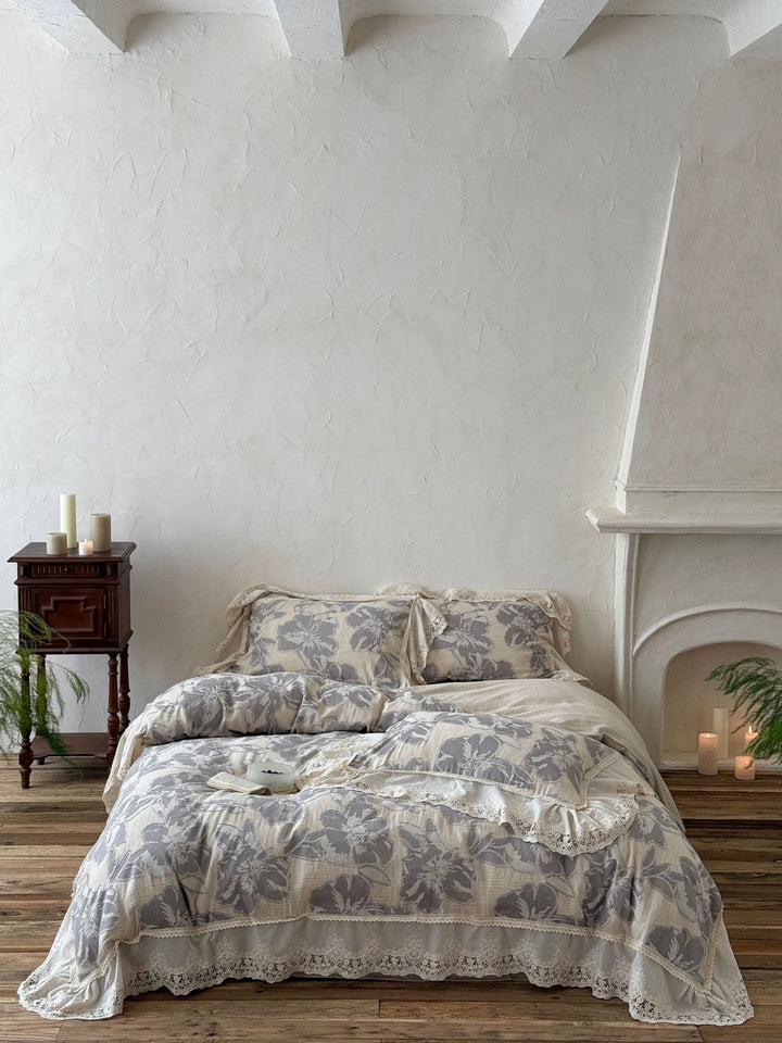 Bed linen set made of linen-cotton mix with large floral print and lace frill Bowlift