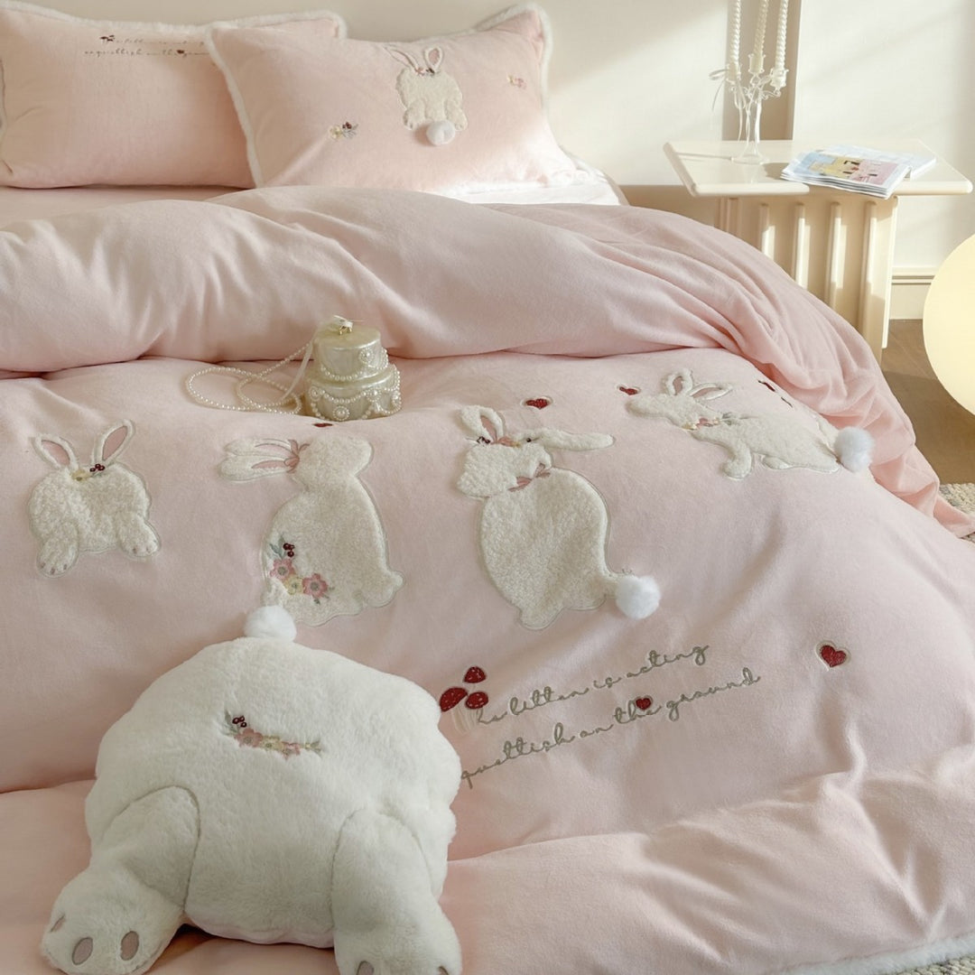 Velvet Bedding Set with 3D Rabbit Applications Bowlift