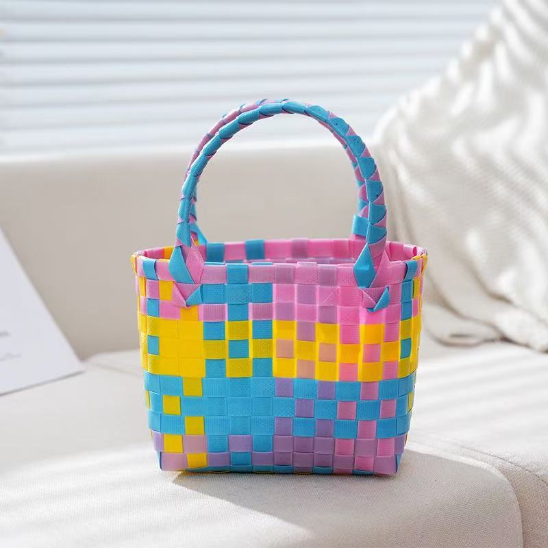 Handmade bag made of weather-resistant material Bowlift
