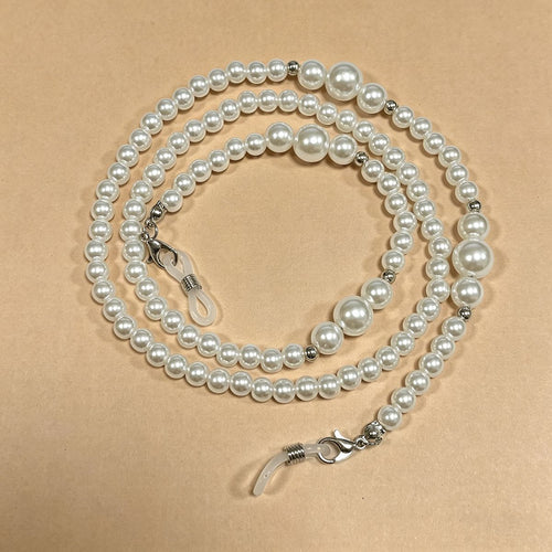 Elegant Pearl Eyewear Chain Bowlift