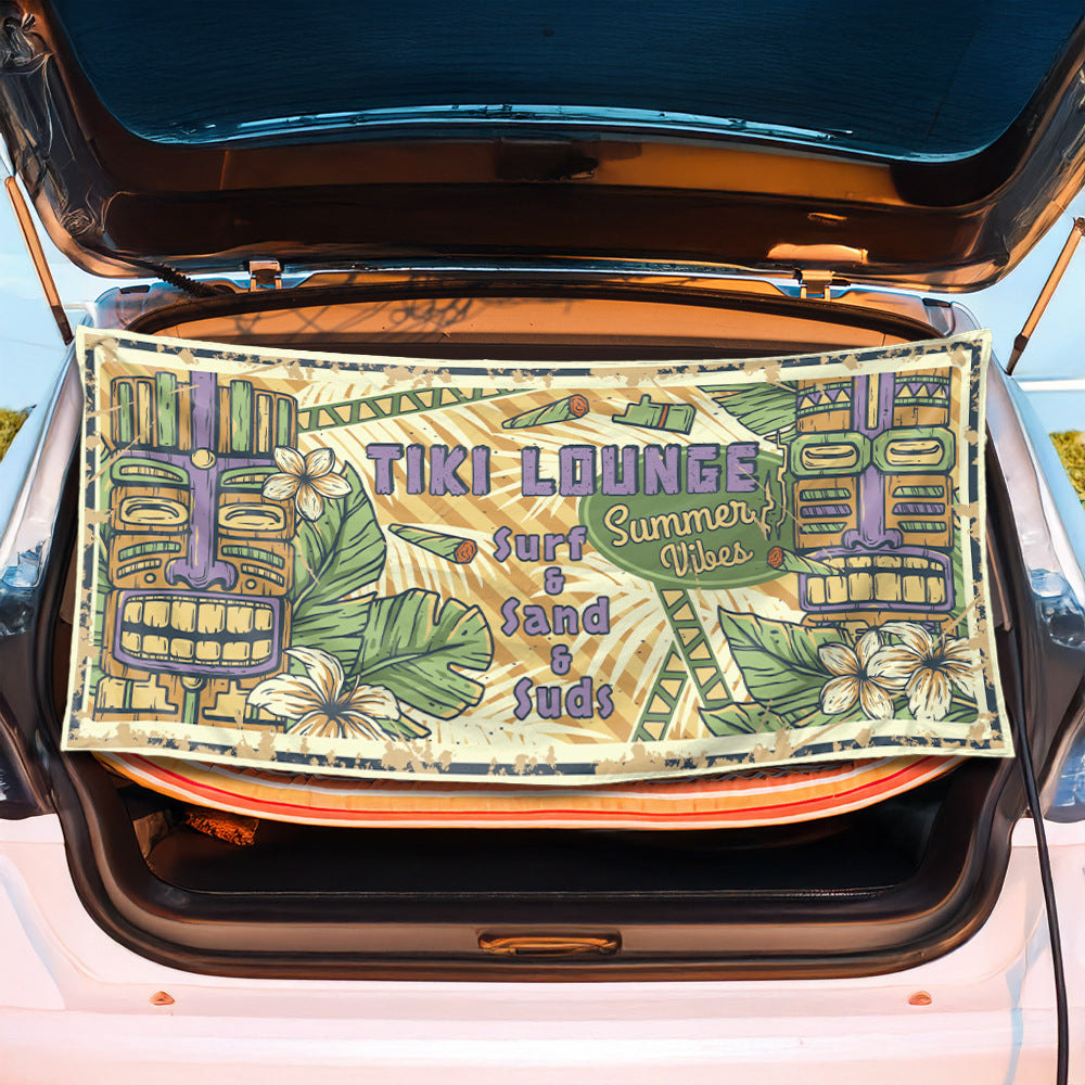 Strand blanket with striking tiki pattern Bowlift