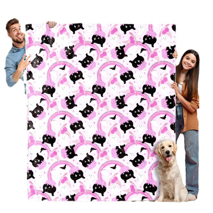 Cuddly blanket with playful motifs of cats and rainbows Bowlift