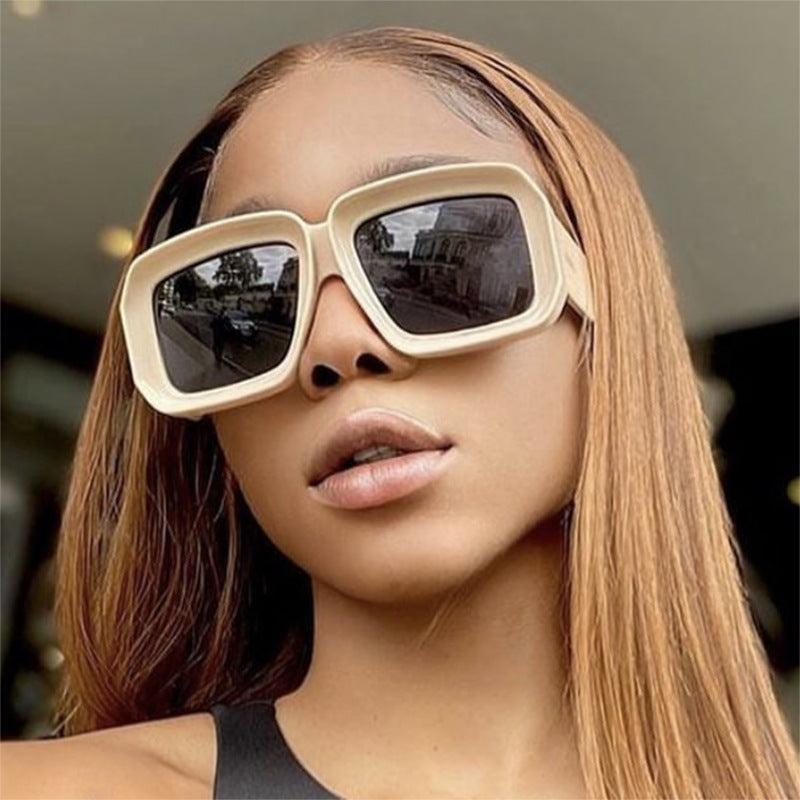 Women's fashionable sunglasses with square design and chic pattern Bowlift